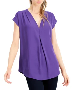 Women's Inverted-Pleat V-Neck Top