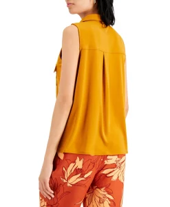 Women's Solid Button-Down Collared V-Neck Knit Top