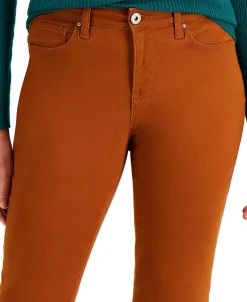 Women's Solid Tapered-Leg Jeans